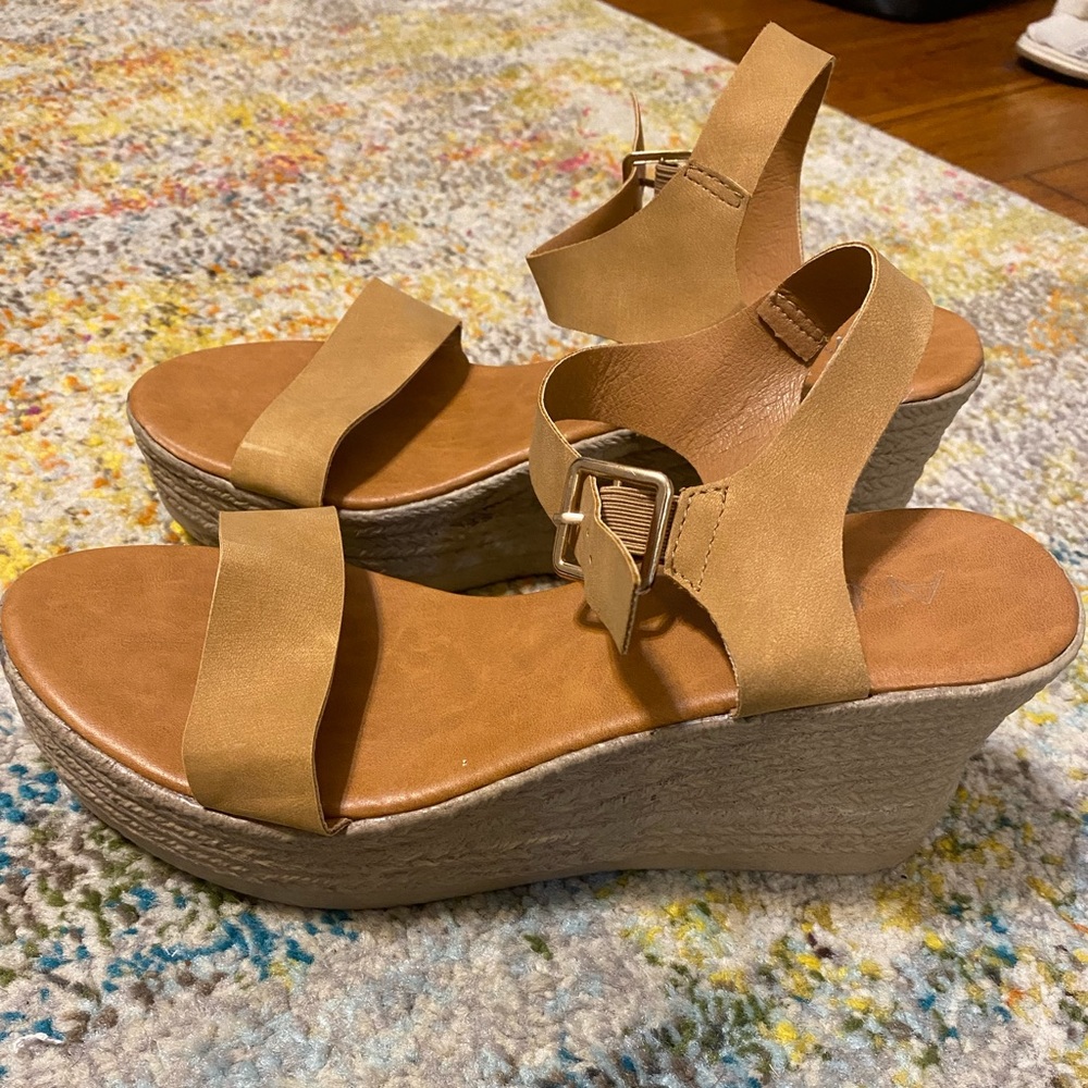 Tan wedges